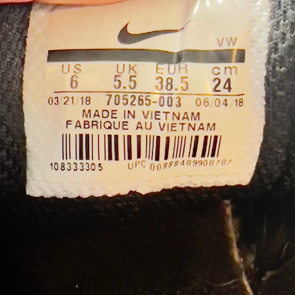 Sneakers Nike Men's 6 SB Check Solar Low Top 705265-003 Black w/ Gum Sole